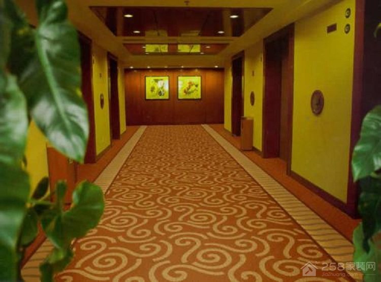 选择走廊地毯时要注意什么？